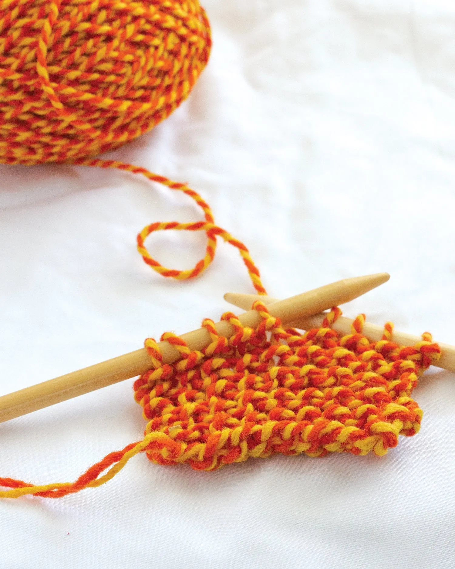 Discover Knitting: Scarf Kit - YELLOW/PUMPKIN