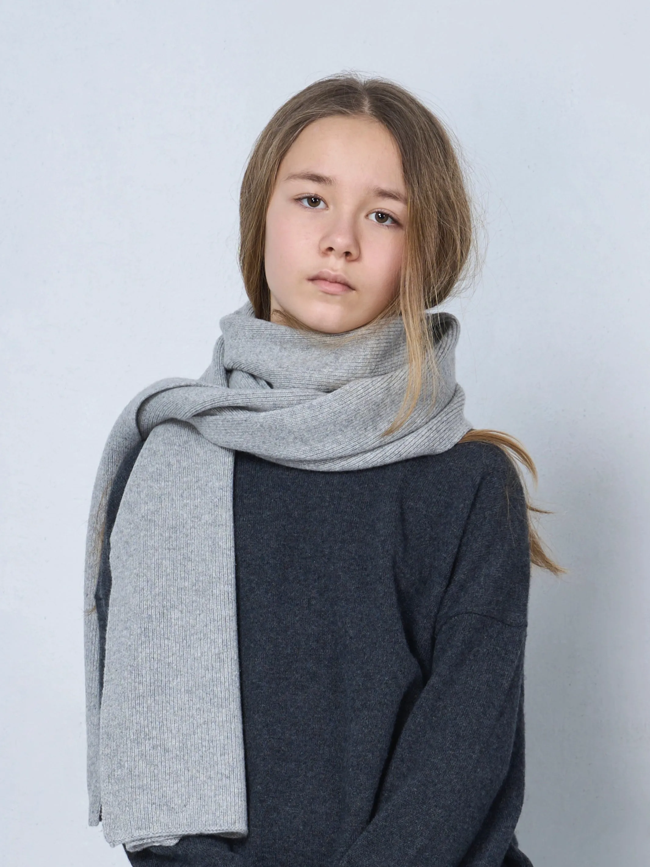 LONG SCARF GREY