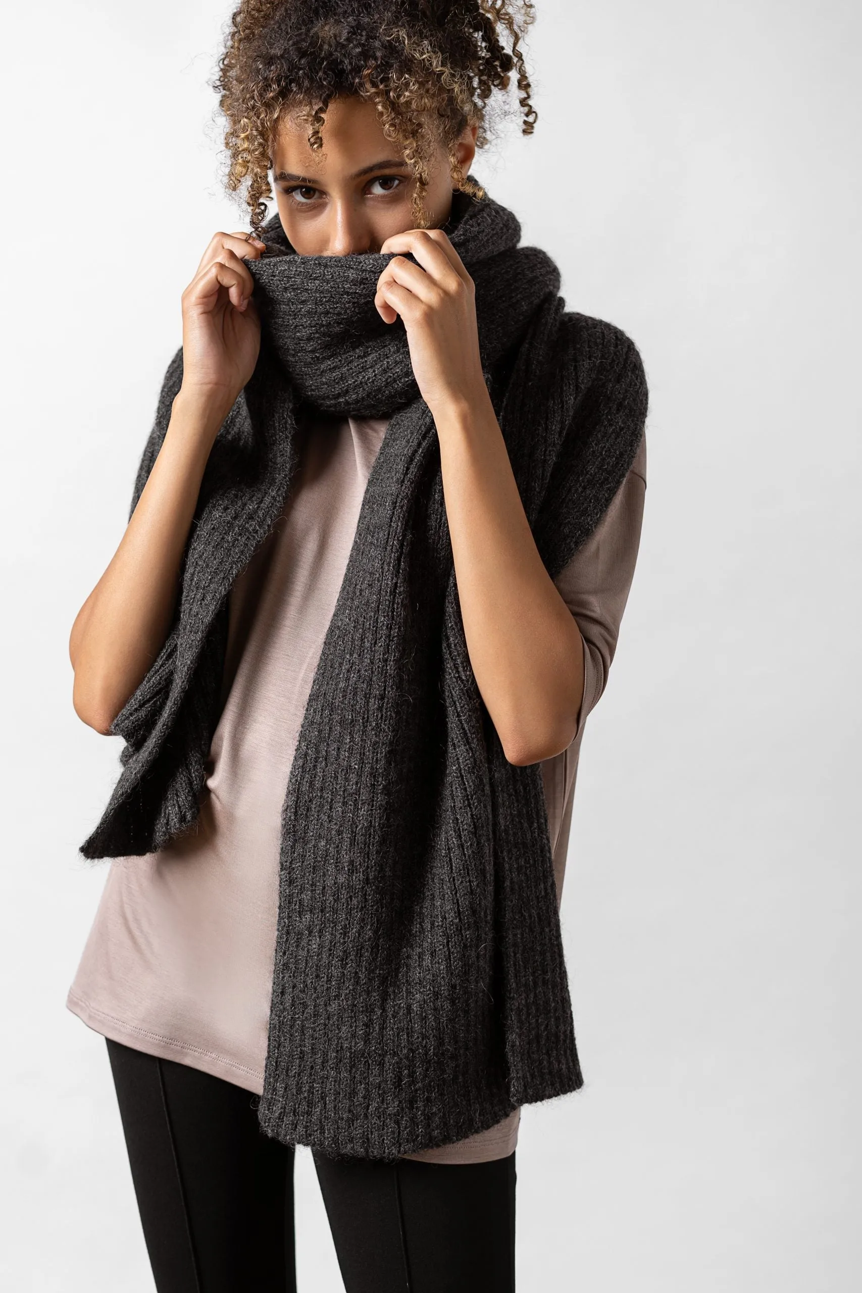 Sea Knitted Scarf Dark Grey Melange